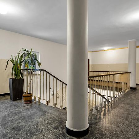 Metro Politechnika 3-Bedroom Apartment Варшава Экстерьер фото